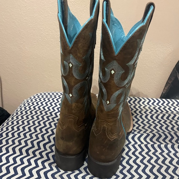 Size 9 Medium Ariat Boots - Picture 5 of 5